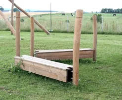 Benk med oppbevaringskasse i robinia