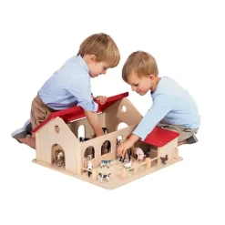 Bondegård med løftbart tak