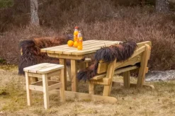 Bord/benk for barn med rygg