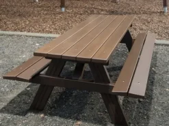 Bord/benk for voksne