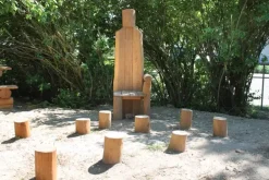 Core robinia eventyrstol med 10 stubber