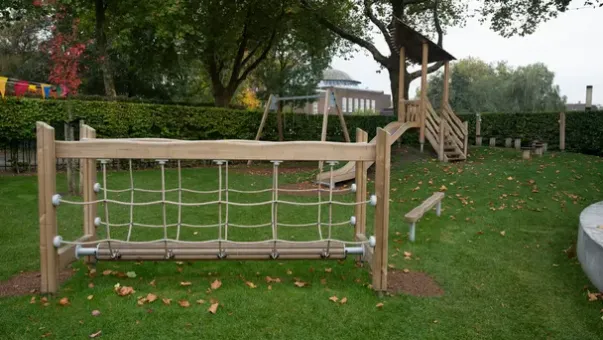 Flora tømmerbroen natur