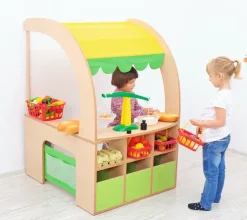 Lekebutikk med to vegger