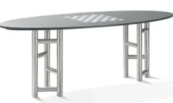 Mensa bord med sjakkbrett