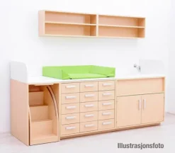 Oda stellebord med åpne hyller