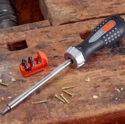 Skrutrekker med bits