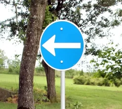 Trafikkskilt kjøreretning venstre