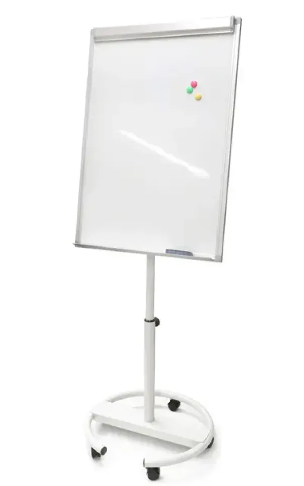 Whiteboardtavle på mobilt stativ